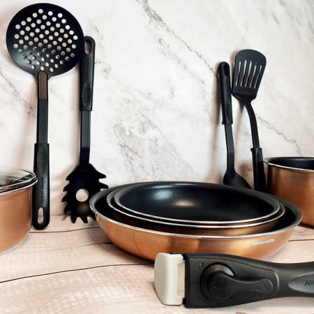 AM478 : Batterie de Cuisine 20 Pièces Arthur Martin avec Ustensiles et Poignée