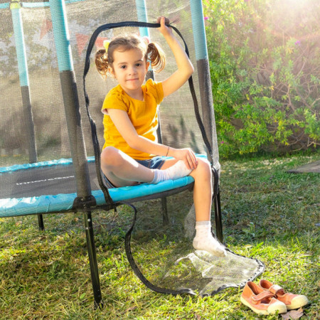 Amusement et exercice sécurisé avec le trampoline Kidine