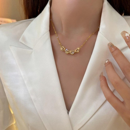 CLOVHEART : Collier Pendentif Trèfle à 4 Feuilles Magnétique en Forme de Cœur