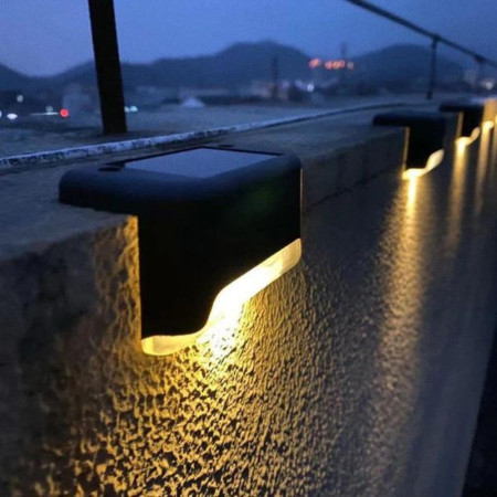 SOLARLED : Pack de 4 Appliques Solaires LED avec Kit de Fixation