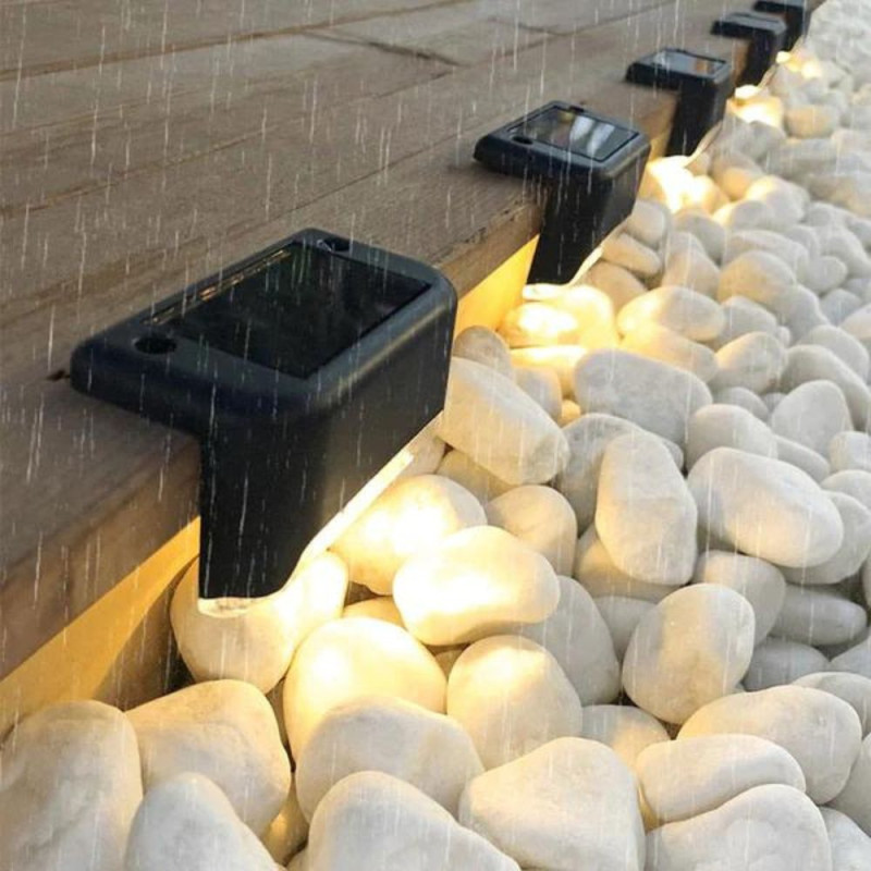 SOLARLED : Pack de 4 Appliques Solaires LED avec Kit de Fixation