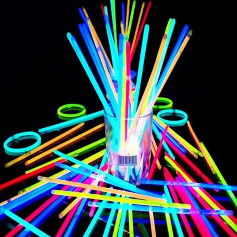 100 Bâtons Fluorescents avec Connecteurs - Illuminez vos moments avec ce kit lumineux
