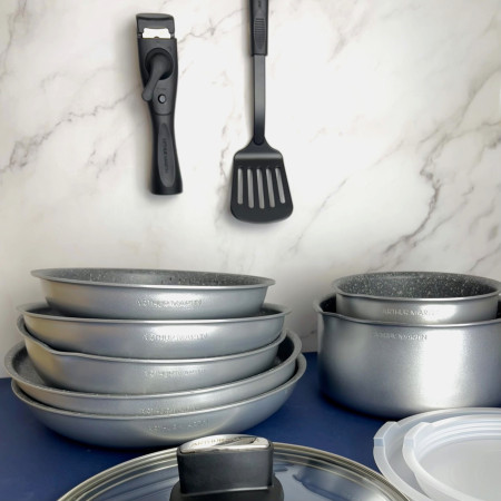 AM676S : Batterie de Cuisine 12 Pièces Arthur Martin en Aluminium avec Accessoires Tous Feux - Argent