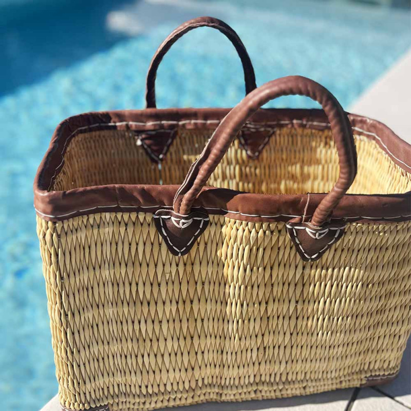 Panier Tressé Cabas Rectangulaire Évasé en Jonc Naturel avec Finitions et Poignées en Cuir