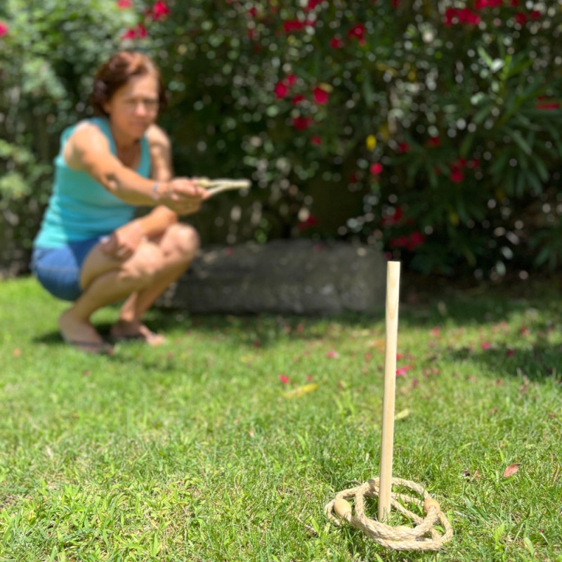 Jeu de Lancer et d'Adresse en Bois avec 1 Piquet et 4 Cordes en Jute