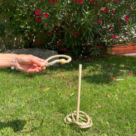 Jeu de Lancer et d'Adresse en Bois avec 1 Piquet et 4 Cordes en Jute