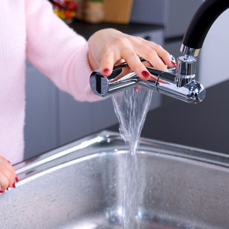 Tête de Robinet Rotative 360° Universelle 4 en 1 avec 4 Modes d'Eau pour Cuisine et Salle de Bain