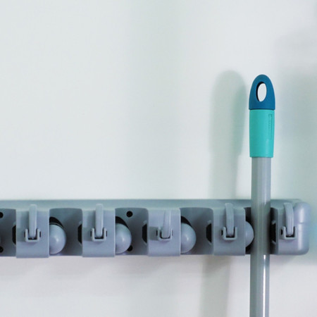 Accroche Balais Mural avec 5 Supports et 6 Crochets pour Ustensiles de Nettoyage avec Kit de Fixation
