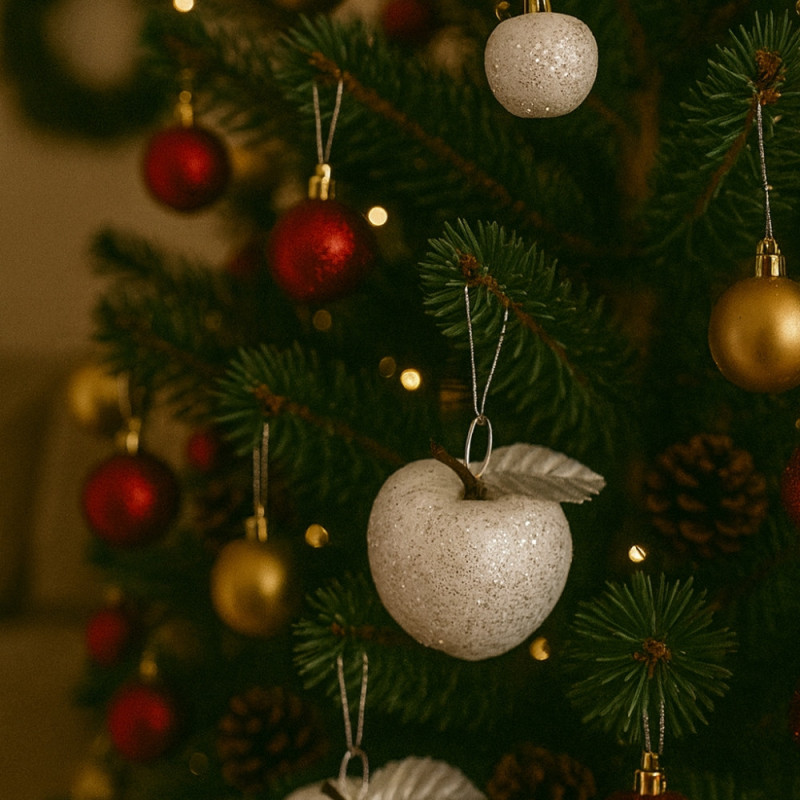 Pack de 18 Pommes Neige à Suspendre – Décorations de Noël Éblouissantes pour Sapin