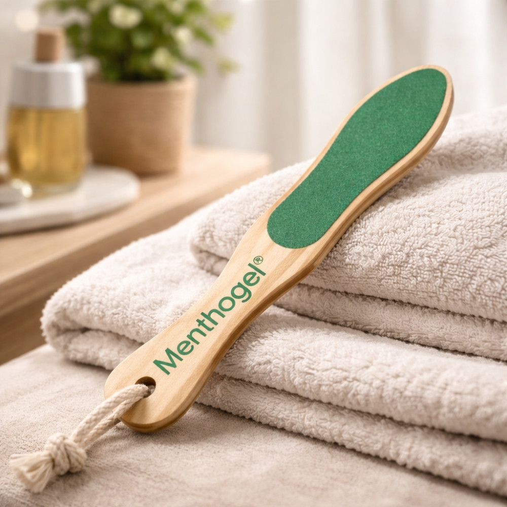 Râpe de Pédicure en Bois MENTHOGEL – Élimine Callosités et Peaux Mortes, Douce et Efficace, Utilisation Sèche ou Humide