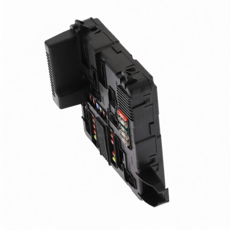 Boîte à Fusibles Moteur 65 Pôles pour Renault Mégane 2 et Scénic 2 – OEM 8200306033 / 8200306032
