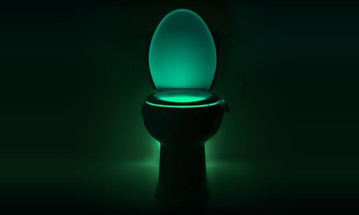 Veilleuse WC à LED 8 couleurs avec capteur de mouvement et de luminosité Groupon