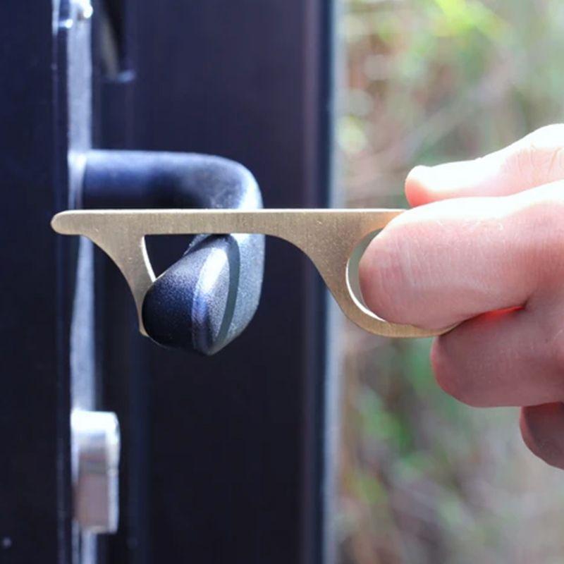 NoTouch-ouvre-porte-sans-contact-multi-usage-antibactérien